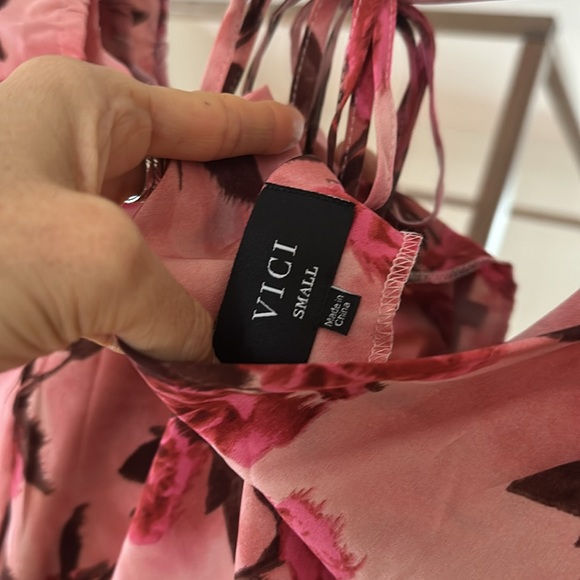 VICI Samar Satin Embossed Roses Cowl Neck Mini S NWOT - Picture 13 of 13